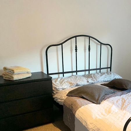Beautiful Home, 3 Bedroom House Near Alton Towers, Wedgwood Museum, Universities Newcastle-under-Lyme Exteriör bild