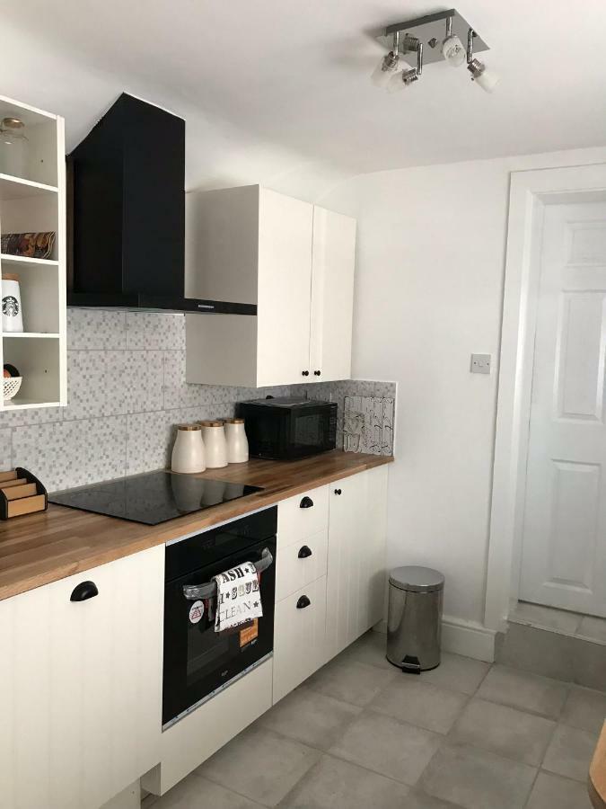 Beautiful Home, 3 Bedroom House Near Alton Towers, Wedgwood Museum, Universities Newcastle-under-Lyme Exteriör bild