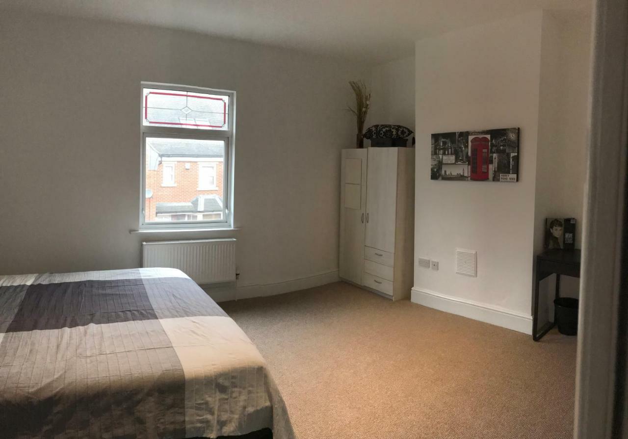 Beautiful Home, 3 Bedroom House Near Alton Towers, Wedgwood Museum, Universities Newcastle-under-Lyme Exteriör bild