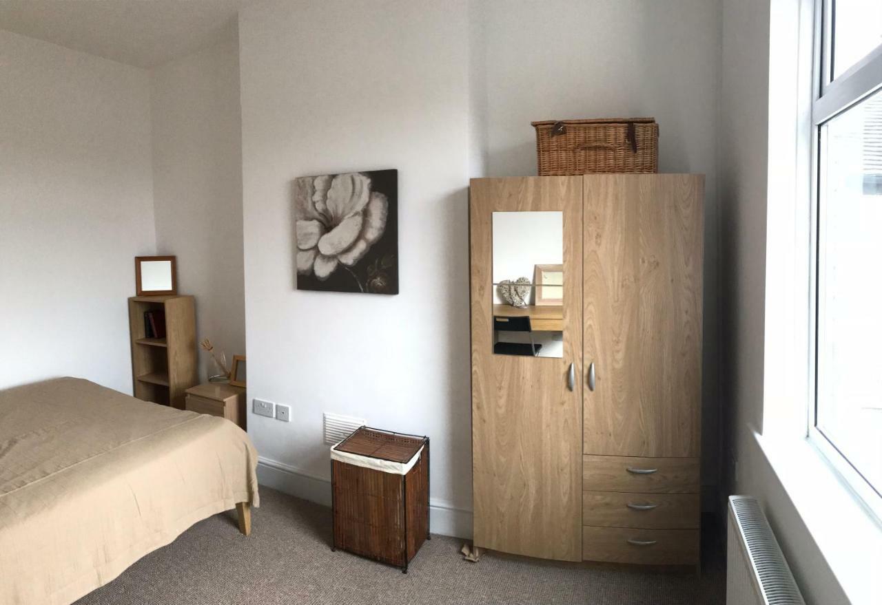 Beautiful Home, 3 Bedroom House Near Alton Towers, Wedgwood Museum, Universities Newcastle-under-Lyme Exteriör bild