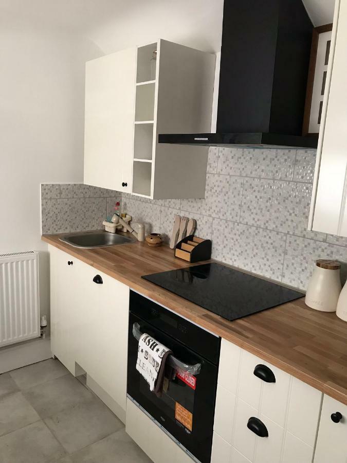 Beautiful Home, 3 Bedroom House Near Alton Towers, Wedgwood Museum, Universities Newcastle-under-Lyme Exteriör bild
